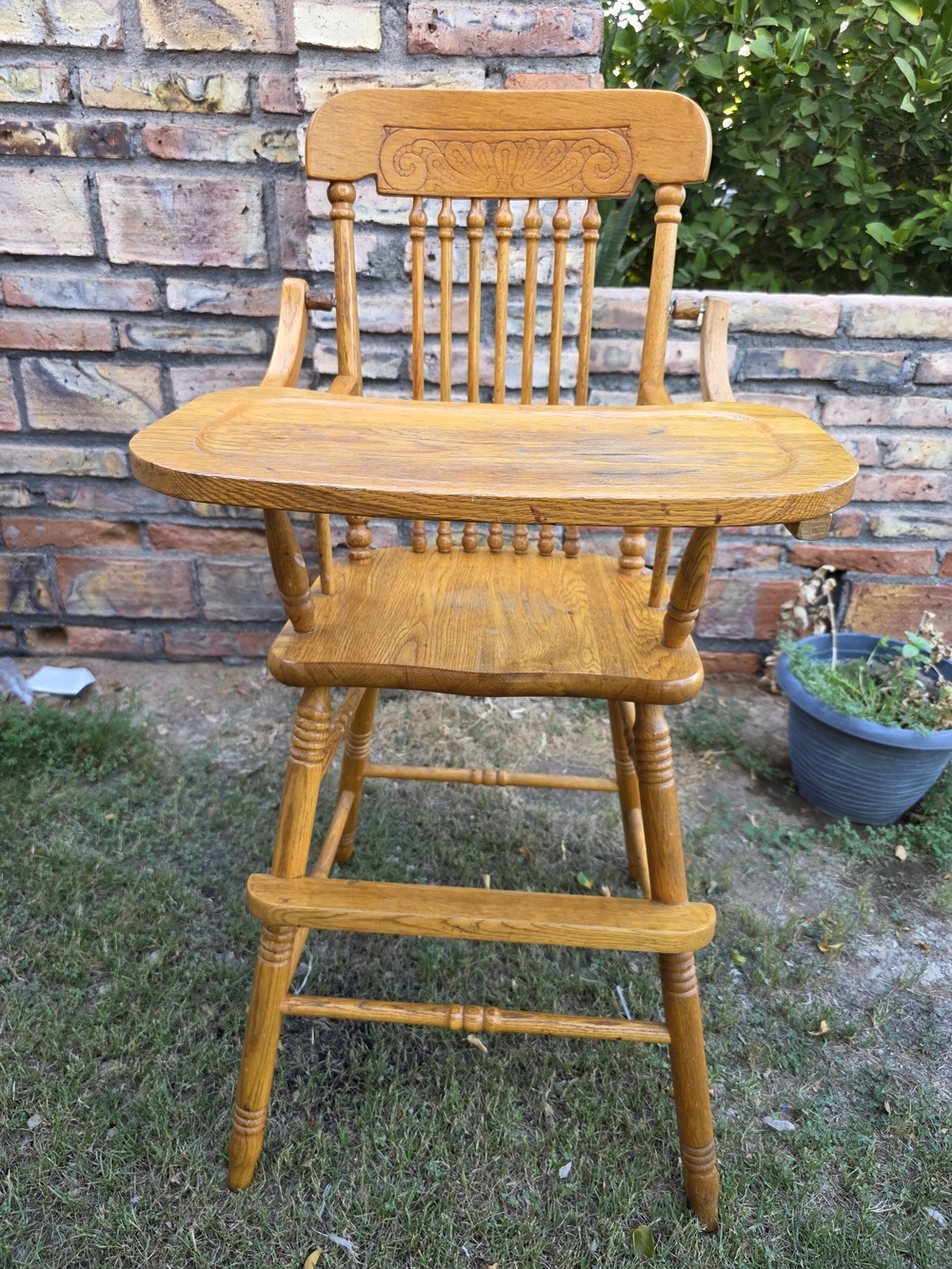 Vintage-Style Wooden High Chair in Honey Brown